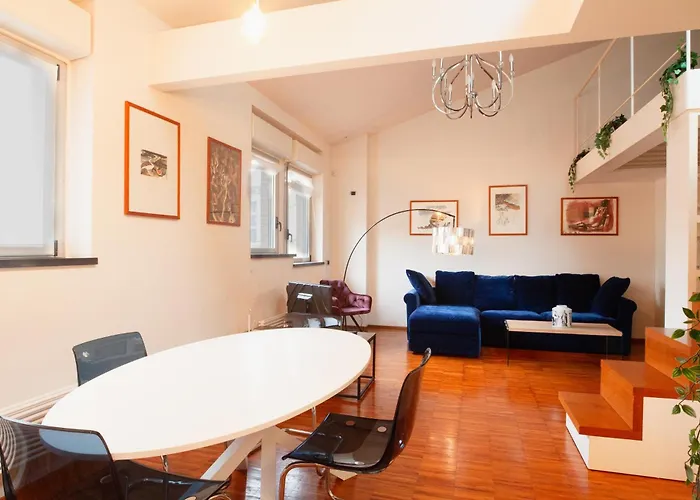 Navigli Design With Balcony